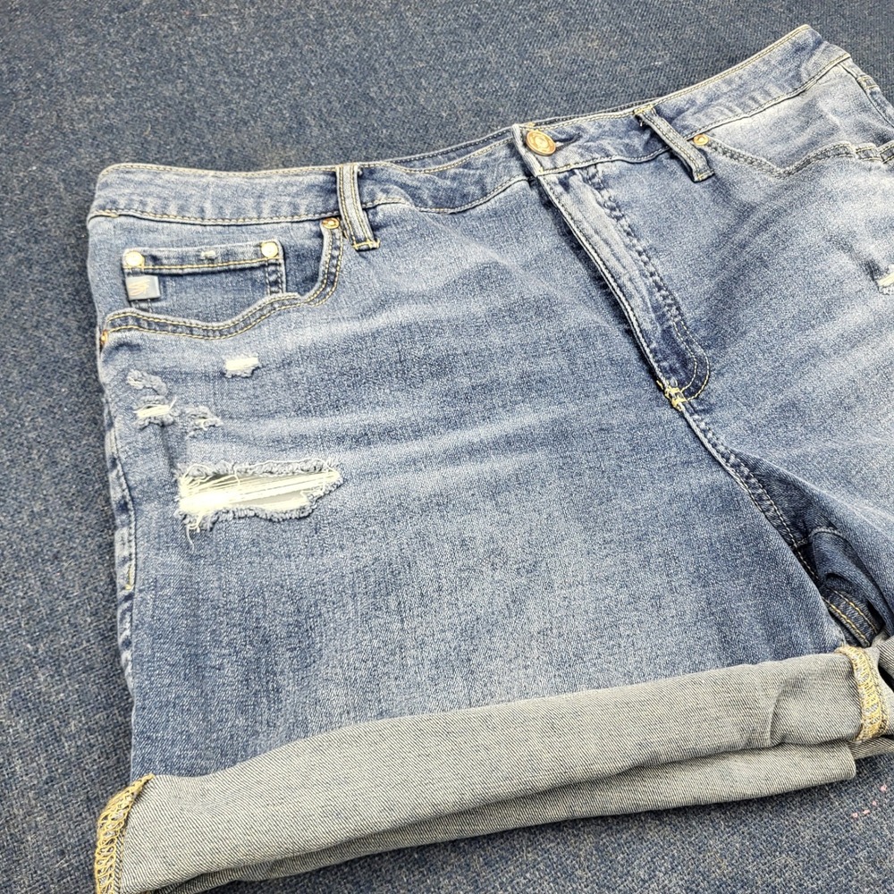 Seven7 Womens Relaxed Bermuda Distressed Denim Shorts Med Wash Blue Sz 16 Cutoff - Picture 3 of 11